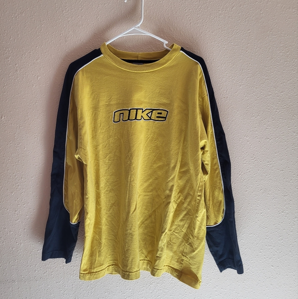 Y2K Nike long sleeve t-shirt